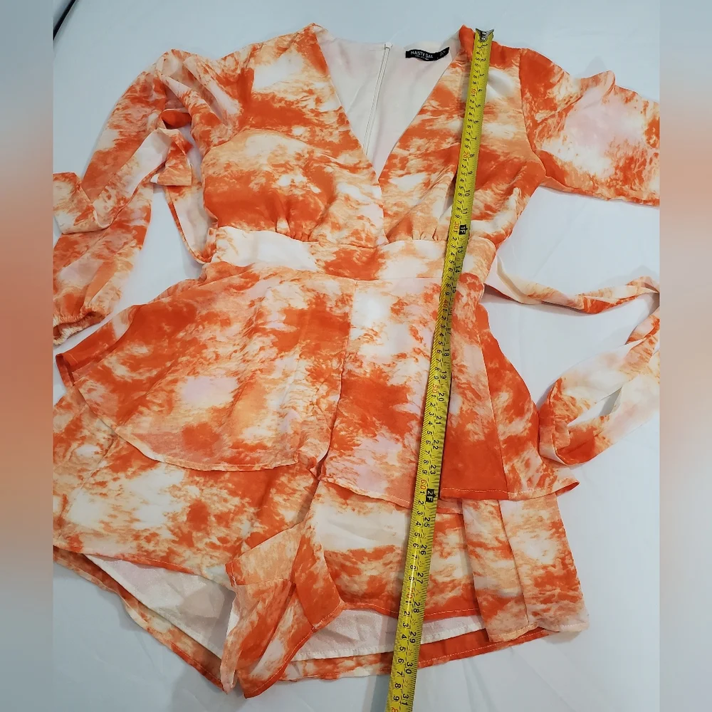 Nasty Gal Tie Dye V-Neck Relaxed Tiered Romper Orange and White Size 4 - Picture 6 of 8